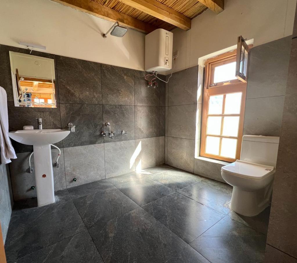 Guru View Home Stay Padam Extérieur photo